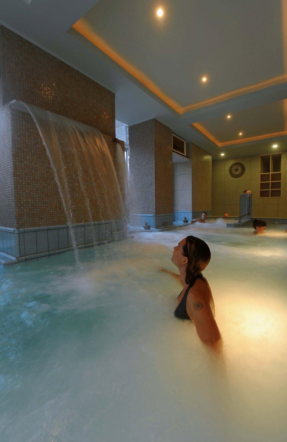 Kentrikon Hotel & Spa ルトラ・エディプソス エクステリア 写真